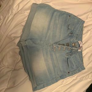 these are high rise shorts should either be a 0 or a 00.